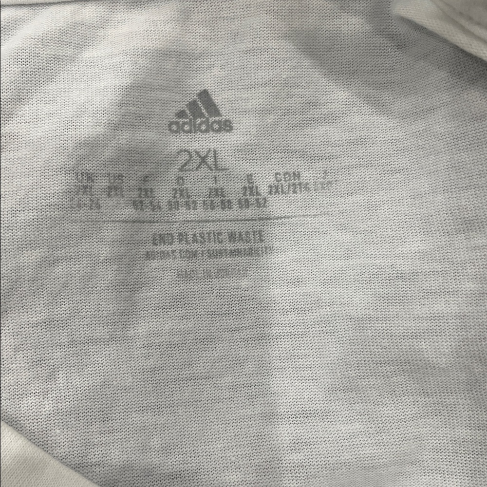 Adidas Men's White T-Shirt. Size 2XL - Picture 16 of 16